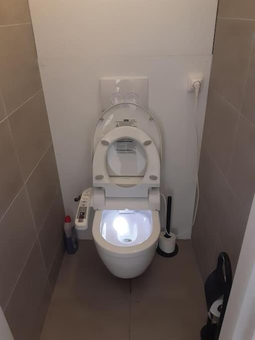 Luxurious 2 Bedroom *